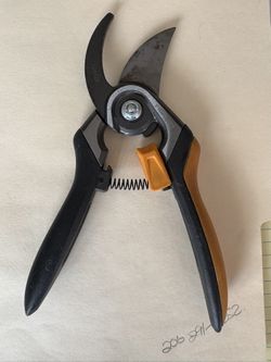Fiskars Power Gear Hand Pruners