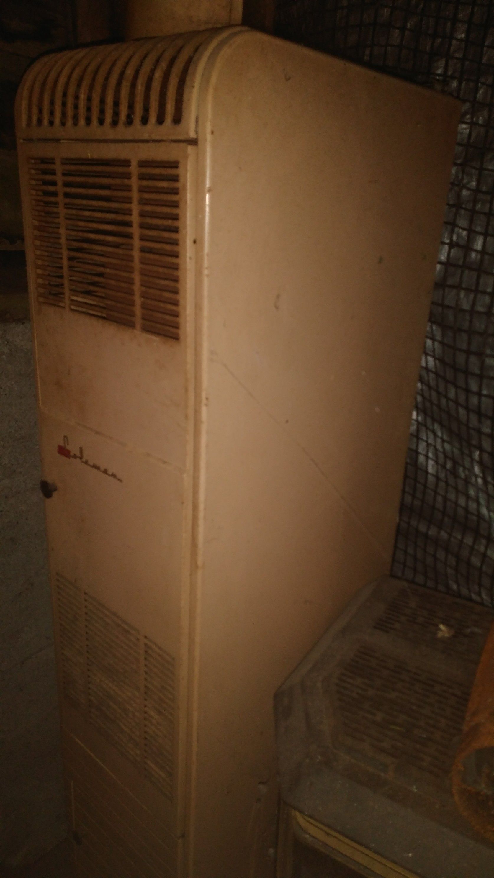 Coleman propane lp gas mobile home office trailer camper furnace with fan. 1961 unit functions perfect.