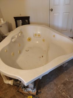 American Standard Evolution 77 in. x 65 in. Corner EverClean Whirlpool Tub with Center Drain in White