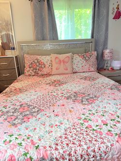 Queen diva led bedroom set