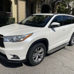 2015 Highlander XLE Low Mileage 79k Clean Title White Leather Seats