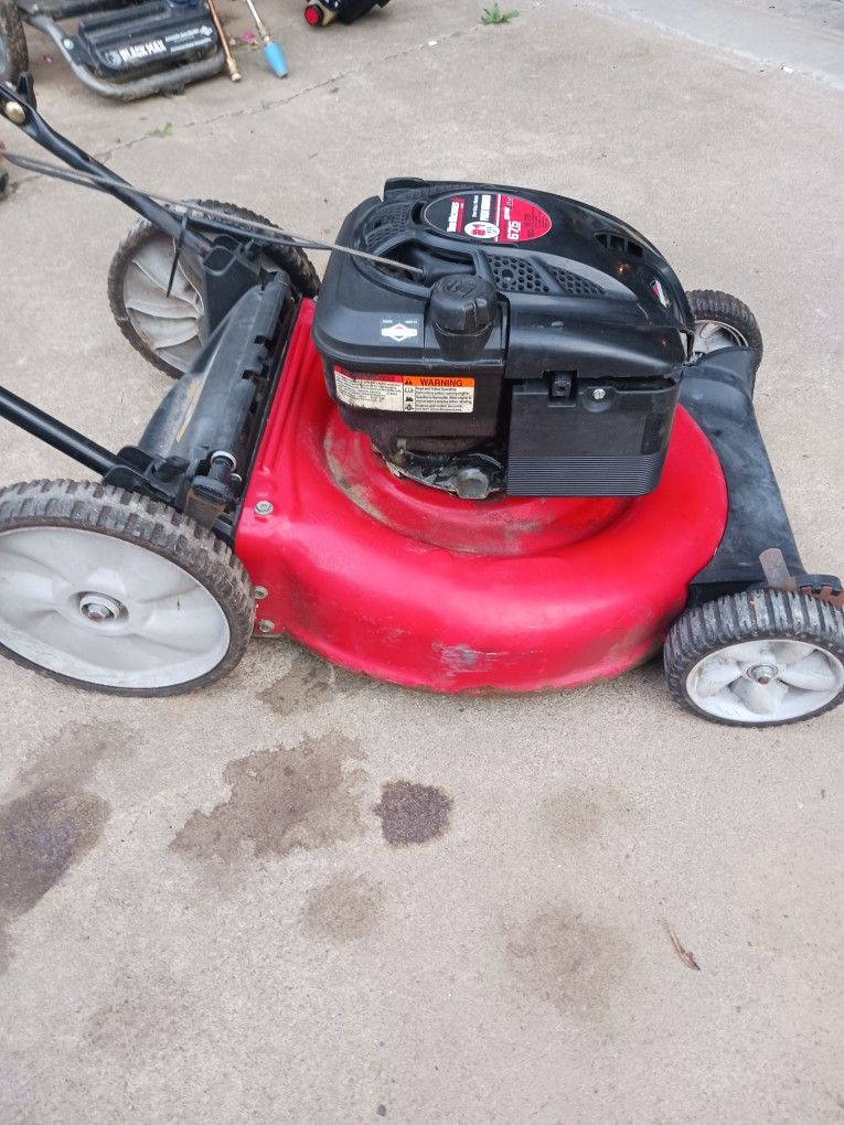 21" Yard Machine Mulching Mower 