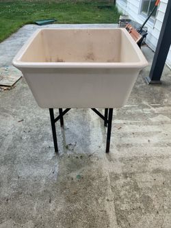 Porcelain Basement Sink (Free)