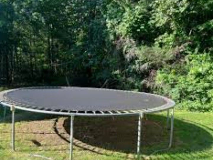 14 Foot Trampoline By Sportspower