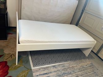 Twin size bed