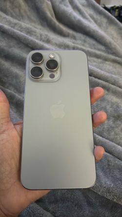iPhone 15 Pro Max