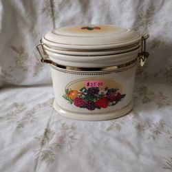 Knott's Berry Farm Ceramic Canister $35 Pick Up Only In Bakersfield In The 93308 Area No Holds 