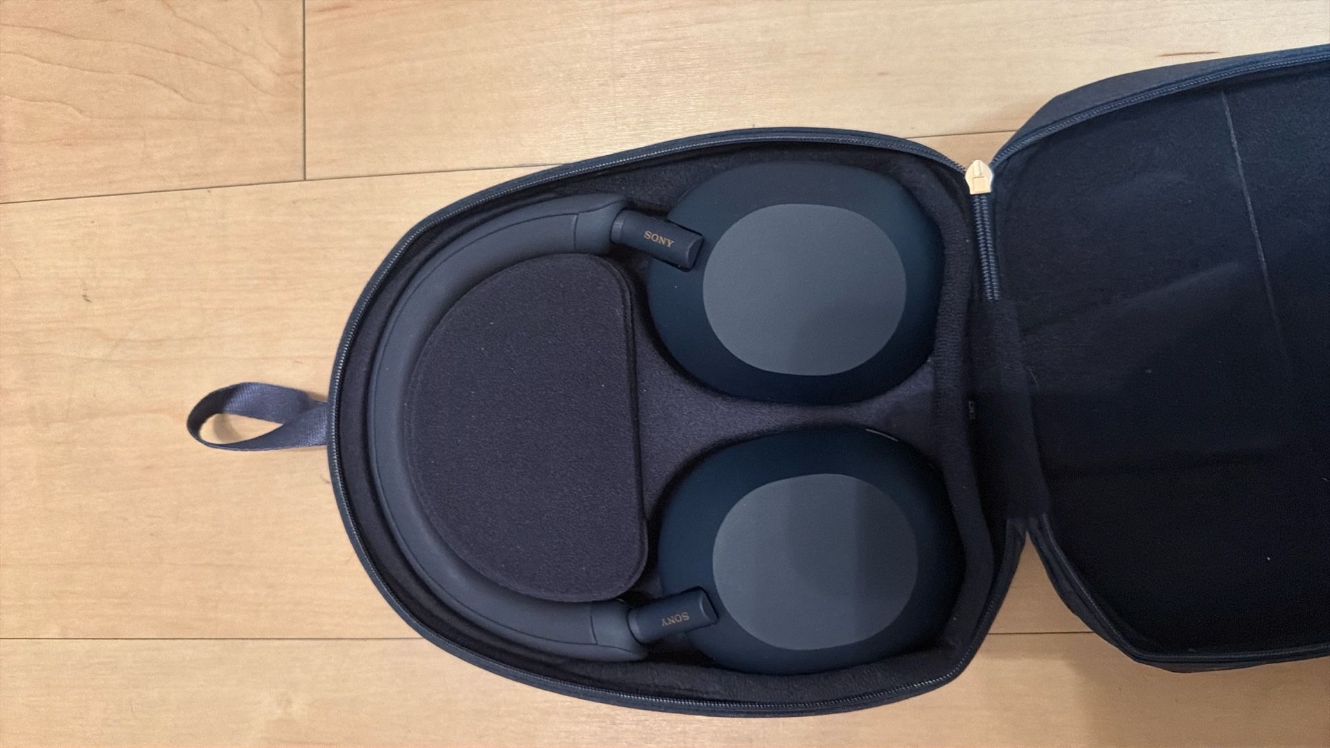 Sony XM5 Noise Cancelling Headphones 