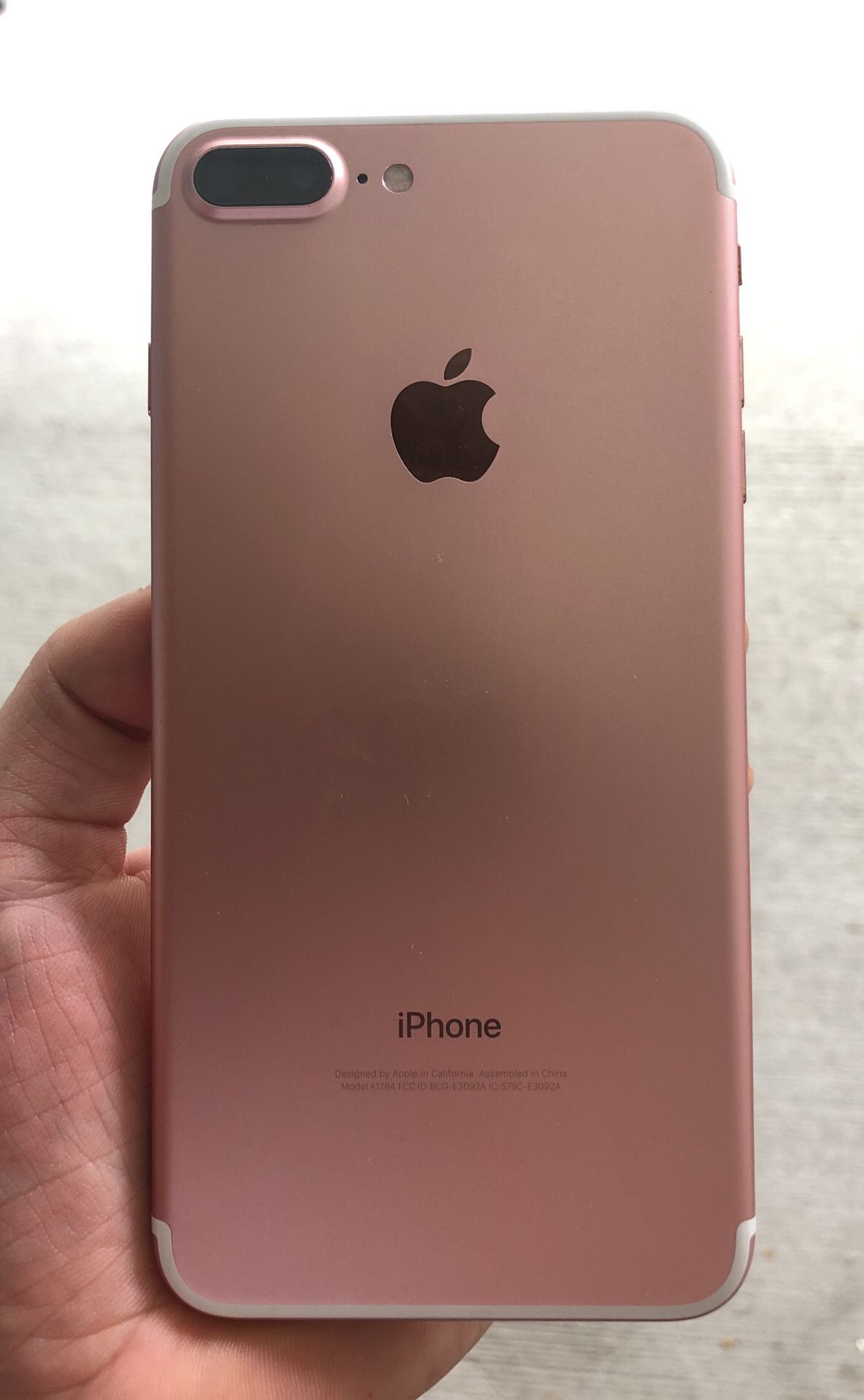 iPhone 7 Rose Gold 128 GB UQ mobile - 9