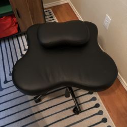 Cross Leg Kneeling Chair / Great For Fidgety Sitters 