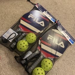 Pickleball Paddles Set of 2 - Includes 2 Pickleball Rackets, 2 Outdoor Pickleball Balls, Pickleball Racket Game Equipment Mesh Bag