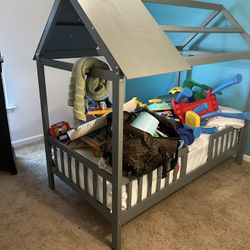 Twin Size House Bed , Bed Is Included 