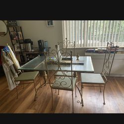 Dinning Table 