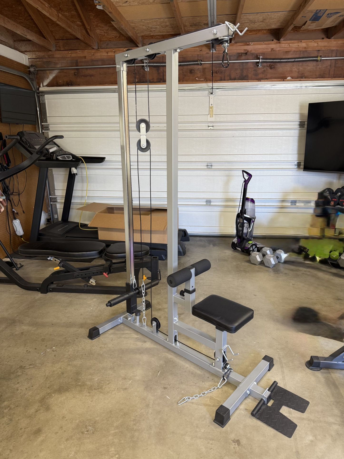 Lat Pull Down Machine