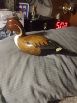 Vintage Taiwan hand painted glass eyes decoy wooden duck.