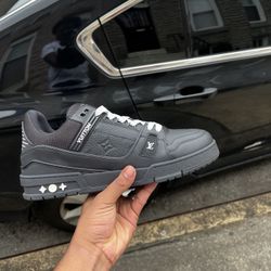 Louis Vuitton Sneakers Size 10