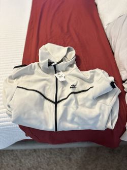 Nike tech (brand New)