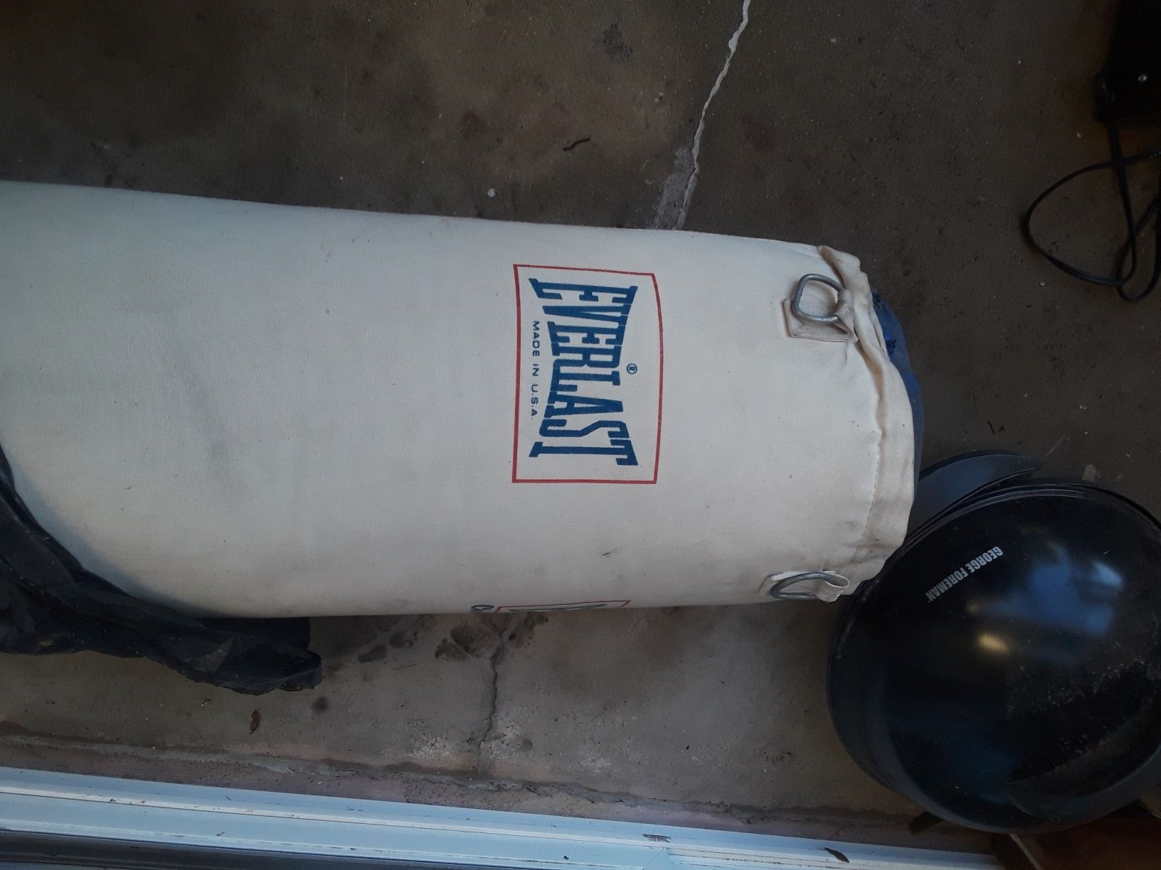 EVERLAST CANVAS PUNCHING BAG