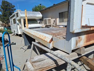 Dump bed