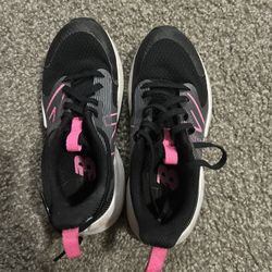 Rave Run v2 (Big Kid) Size 13