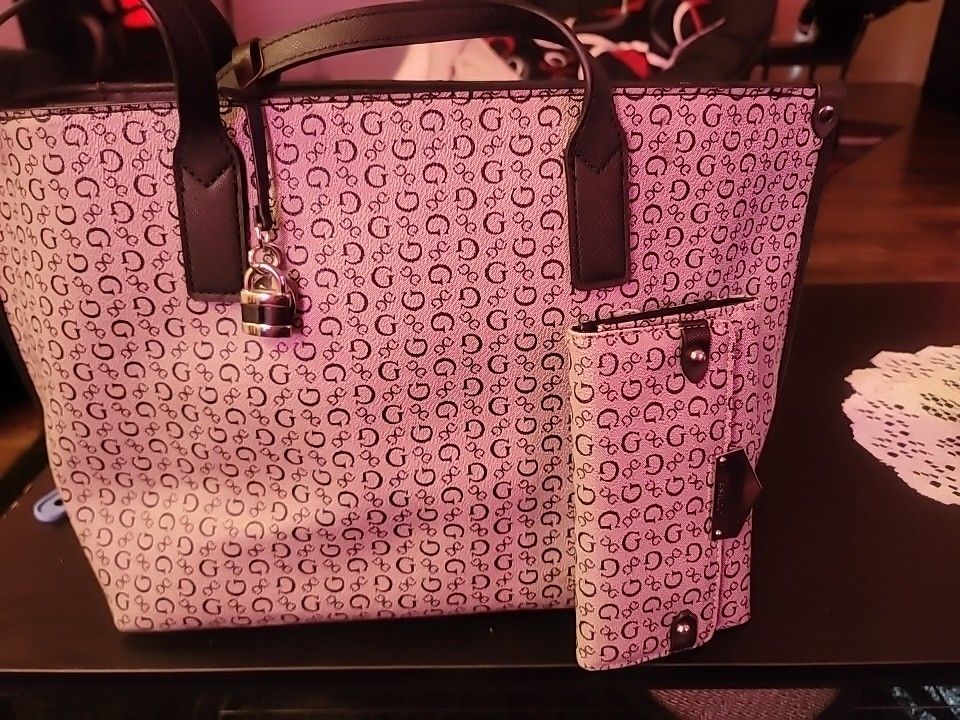 Black And White GUESS Purse With Wallet 