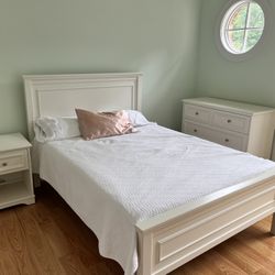 3 Piece Pottery Barn Bedroom Set 