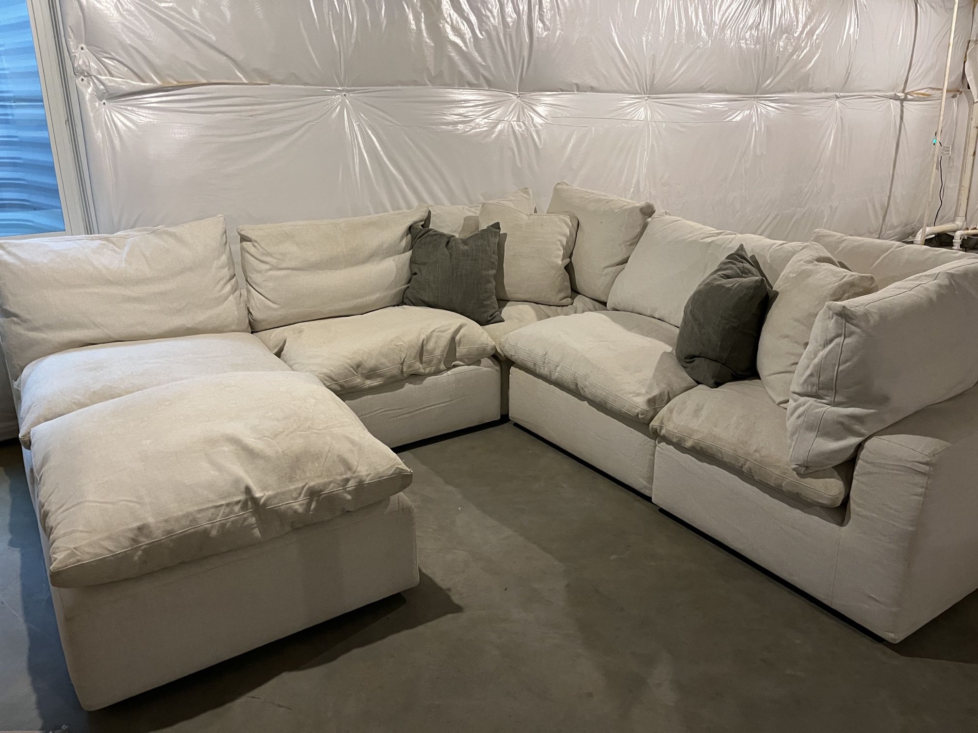 6 Piece Bassett Furniture Cloud Couch - Modular  