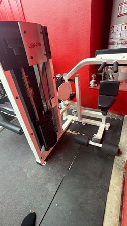 Life fitness abdominal machine with weight stack