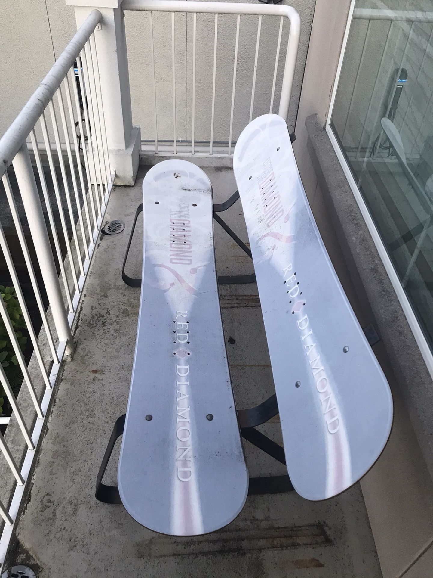 Snowboard bench