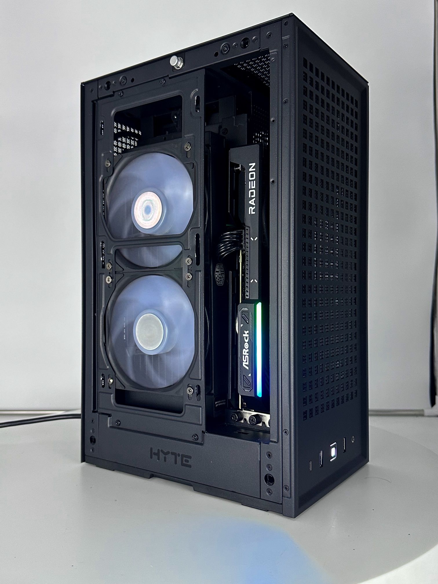 AMD RX 9060 XT 16GB Intel i5-12600K 32GB DDR5 RAM 1TB SSD RGB Gaming Computer