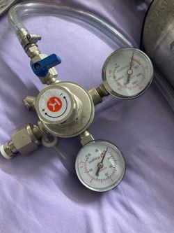 Five  pound  c02 tank with gauges