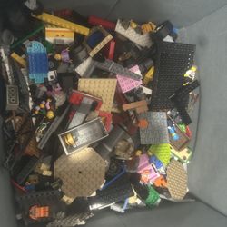 18 Pounds Of Legos With Figures 