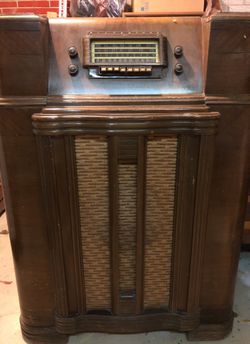 Silver tone antique radio