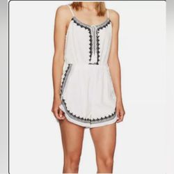 NWT GUESS Embroidered Boho Fringe Black/White Romper size medium