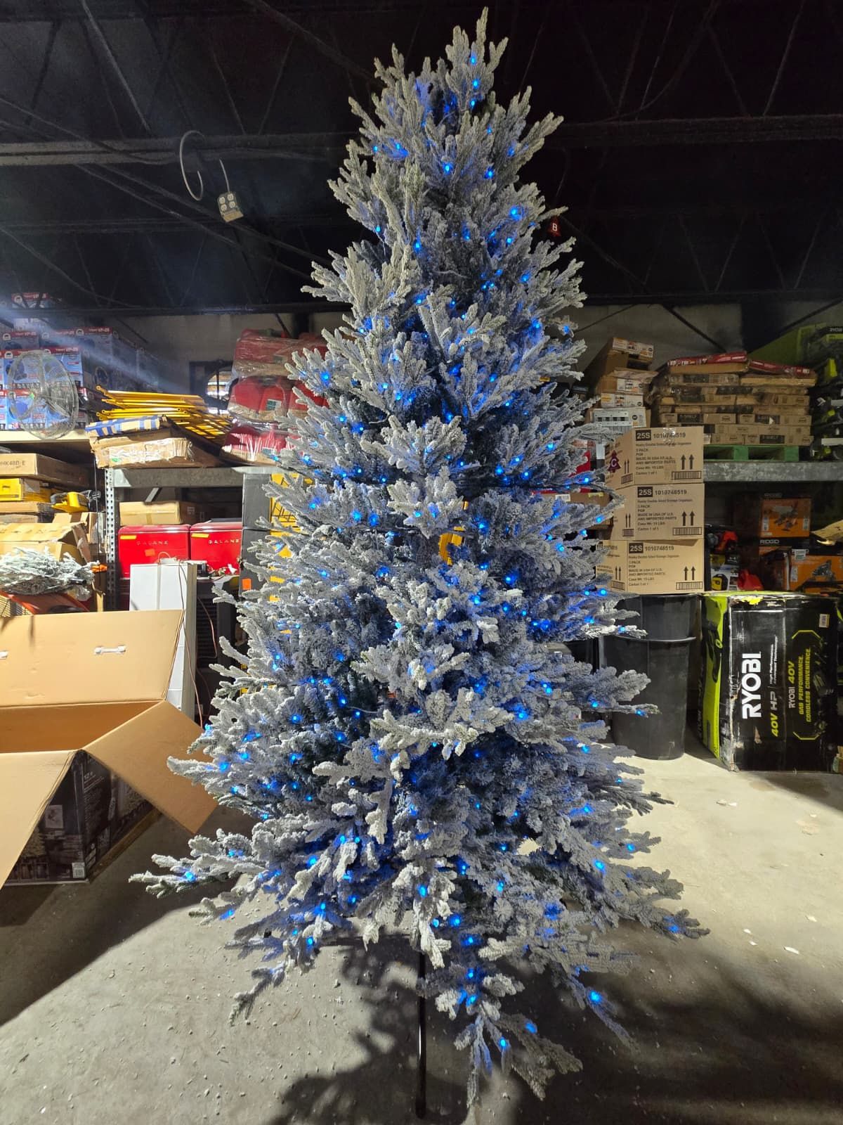 12 ft Breckenridge Flocked Xmas Tree