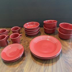 20-Piece Fiesta Classic Scarlet Dinnerware (4 place settings)