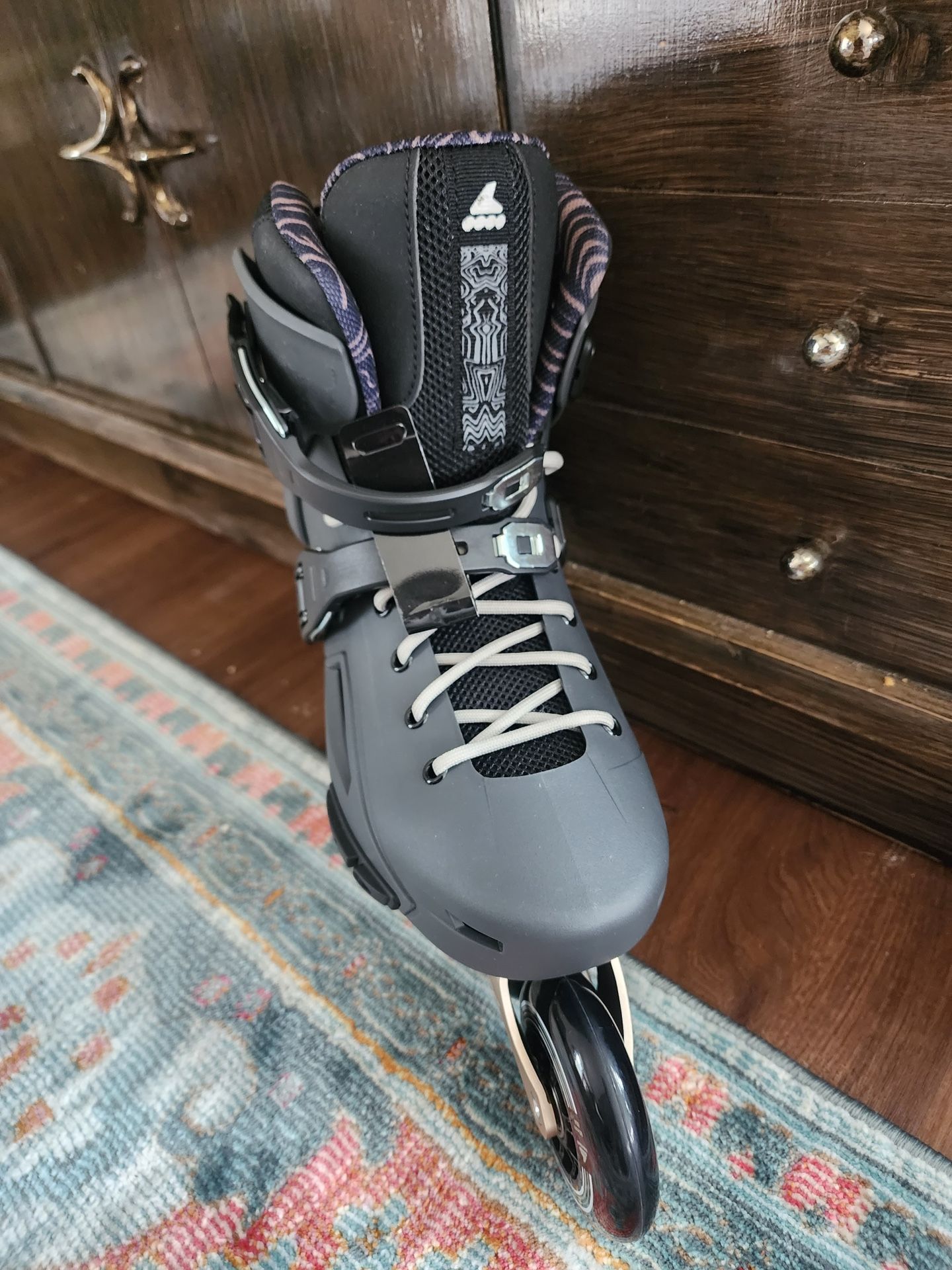 Brand New Rollerblade Lightening 90