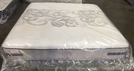 New King Sealy Posturepedic Mattress