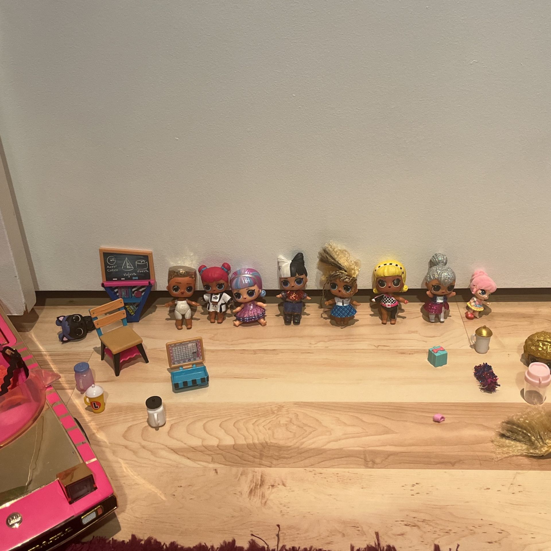 LOL Dolls And Car