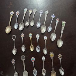 colectables silver spoons 