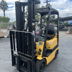2,006 CATERPILLAR PROPANE FORKLIFT 