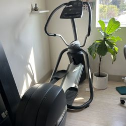 PRECOR EFX 5.23 Elliptical 