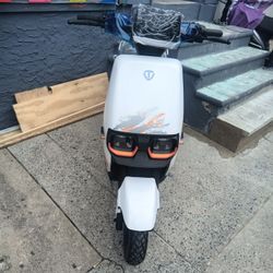 Electric Moped Color White 