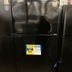 Whirlpool 18.1 cu.ft. Top Freezer Refrigerator In Black 