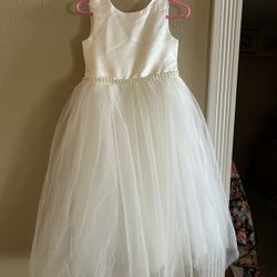 Lavetir (LOYELOY) FLOWER GIRL/ COMMUNION Dress, Like New, Size 4