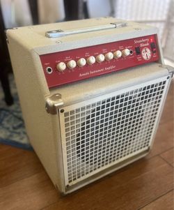 SWR Strawberry Blonde acoustic instrument amplifier