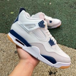 Jordan 4 ‘Navy’