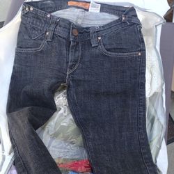 Size 5. Vintage Levi's 