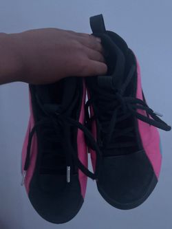 Basketball shoes