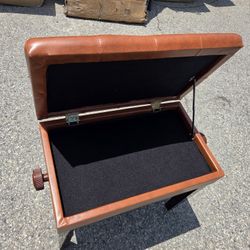 piano bench